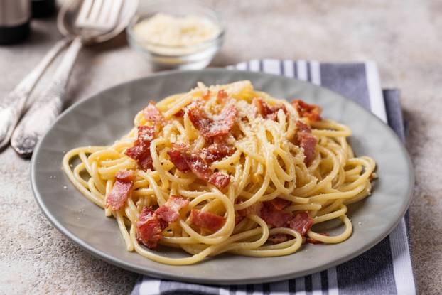 10 znakova da unosite previše proteina - i 10 da ih vašem tijelu kronično nedostaje