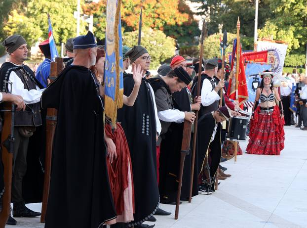 Šibenik: Nakon mimohoda otvoren je 16. Sajam u srednjovjekovnom Šibeniku
