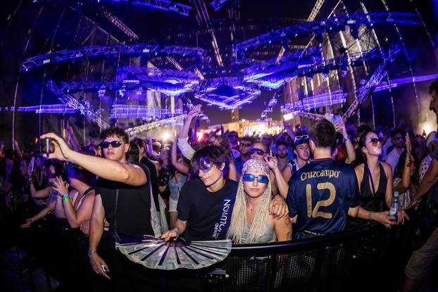 Split - Treca Vecer Ultra Festivala. DJ  Adam Beyer & Mau P