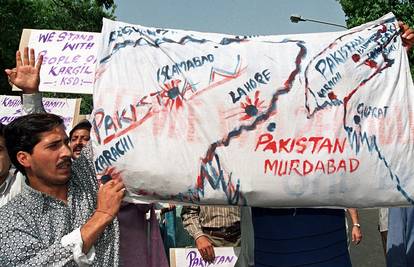 Gdje se nalazi Kašmir i zašto su zbog njega nuklearne sile Indija i Pakistan na rubu općeg rata?