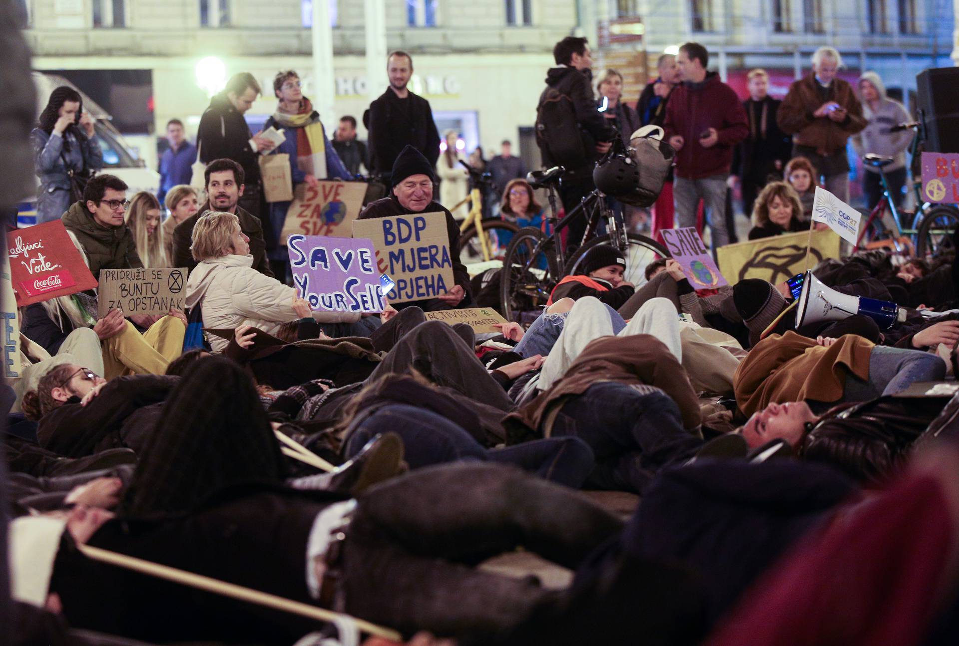 Zagreb: Treći "Klimatski marš" inicijative  Extinction Rebellion Zagreb 