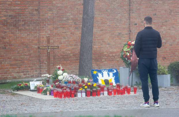 Zagreb: Posljednja počivalista poznatih Hrvata na groblju Mirogoj