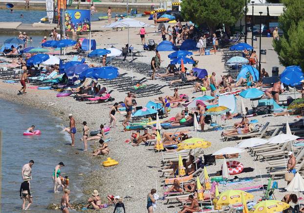 Vodi?ke plaže prepune kupa?a