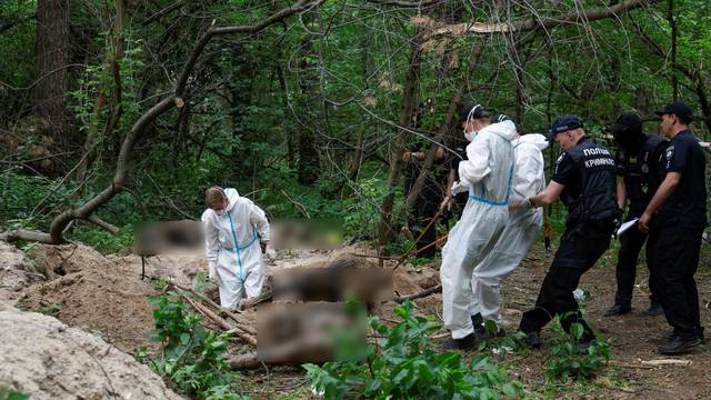 Ukrajinci: U novoj grobnici blizu Buče otkriveno je sedam tijela
