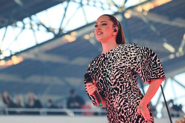 Zagreb: Popodnevni doček uz Aleksandru Prijović