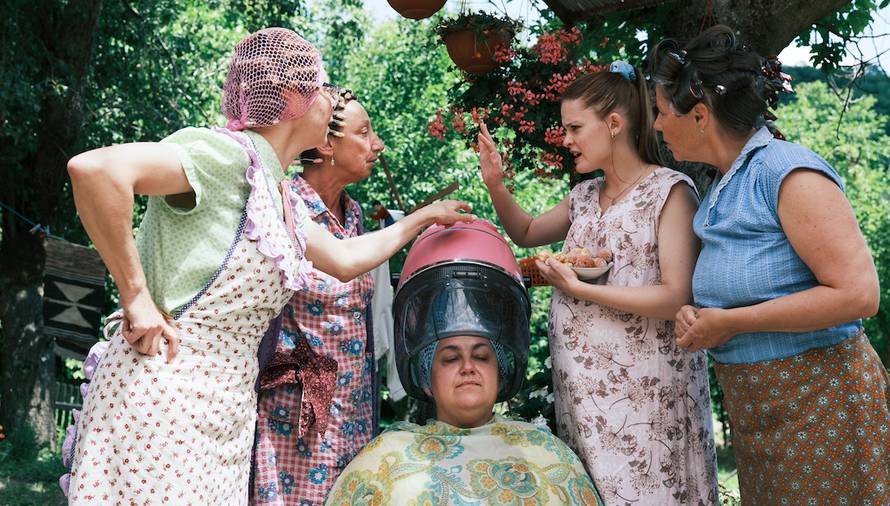 U kinima pogledajte simpatičnu komediju “Nosila je rubac črleni”