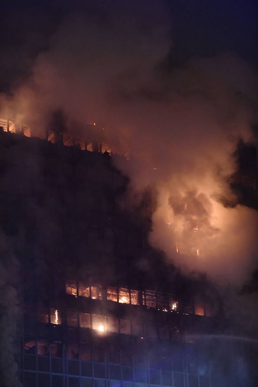 Zagreb: Pozar u Vjesnikovom neboderu