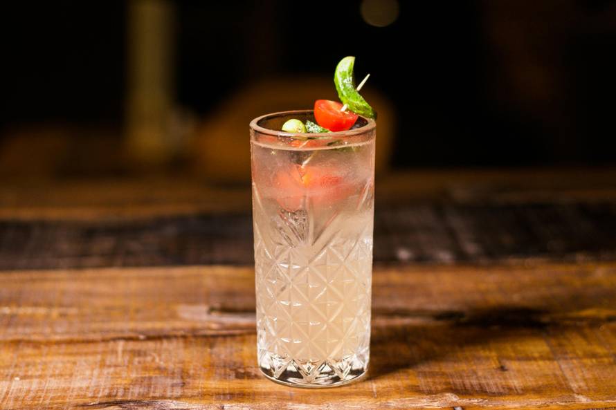 Pripremite 2 gin&tonica kod kuće poput najboljeg barmena