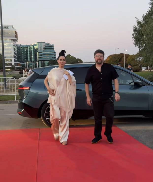 FOTO Zvijezde regije otvorile su dvoranu u Beogradu u kojoj će Rozga održati četiri koncerta...