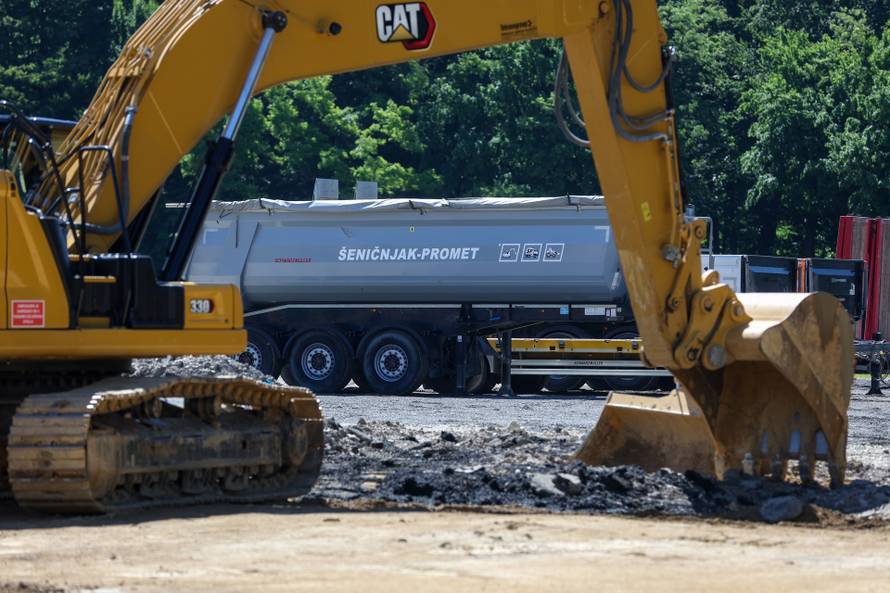 Ilegalno odlagalište otpada u Dubravi Pušćanskoj