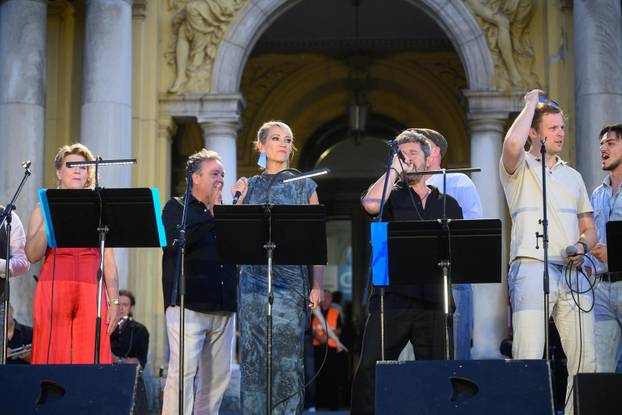 Zagreb: HNK završio kazališnu sezonu koncertom "Devedesete – godine koje pamtimo"