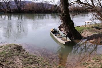 Hrvatska Kostajnica: Pri prevrtanju &ccaron;amca u Rijeci Uni jedna je osoba poginula