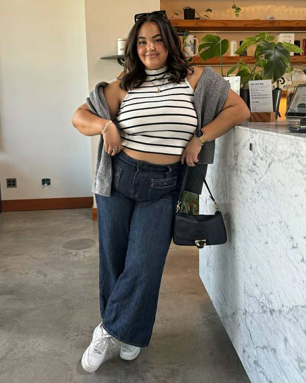 Plus-size influencerica ponosno pokazuje svoje obline: 'Tko se ne bi hvalio ovakvim grudima?'