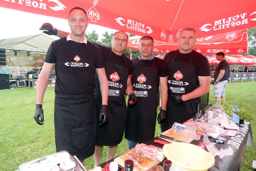 Zlatni ćevap autobusom punim navijača otputovao u Kaštela