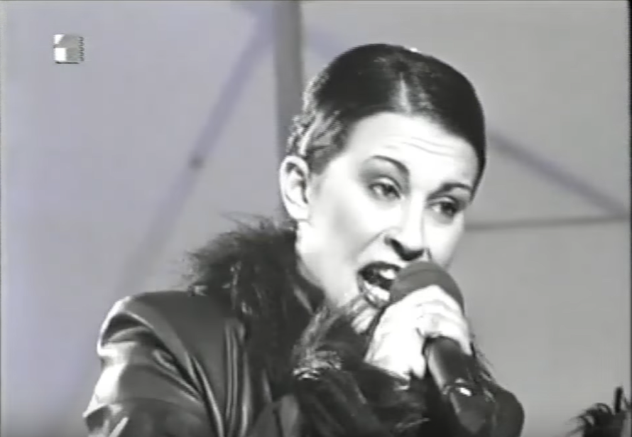 Neprepoznatljiva: Indira je 98' imala upečatljiv nastup na Dori