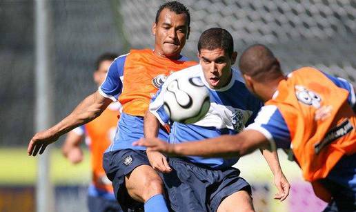 Brazilac Cicinho prelazi iz Real Madrida u Romu