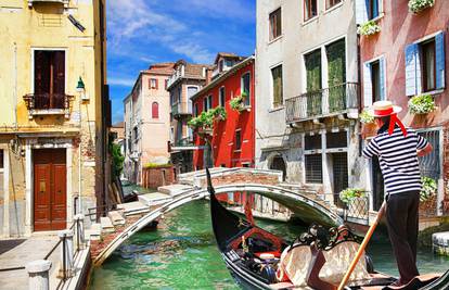 Jedinstven doživljaj: Obilazak romantične Venecije u gondoli