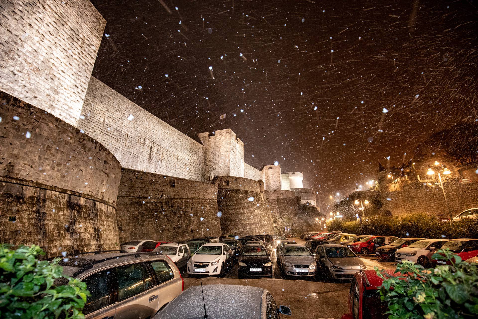 U Dubrovniku zalepršale prve snježne pahulje