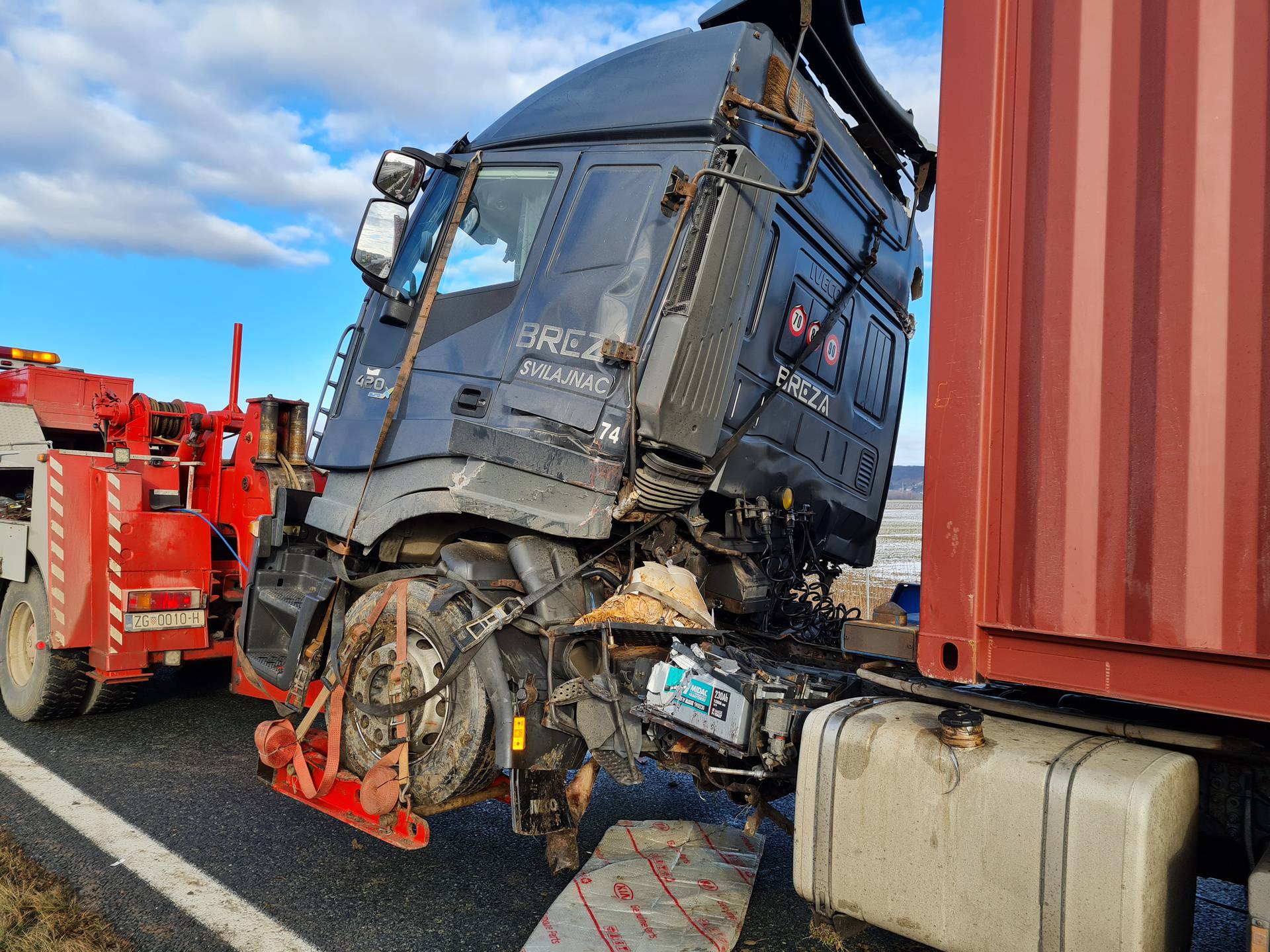 Vozač jednog od kamiona iz sudara kod Novske: 'Čista je sreća da netko nije poginuo'