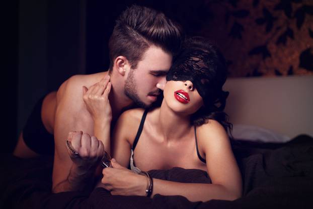 16 rečenica koje svaka žena želi čuti tijekom seksualnog odnosa