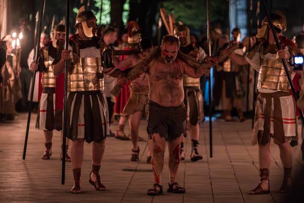 Imotski: Uprizorenje 24. Žive slike Muke Isusove