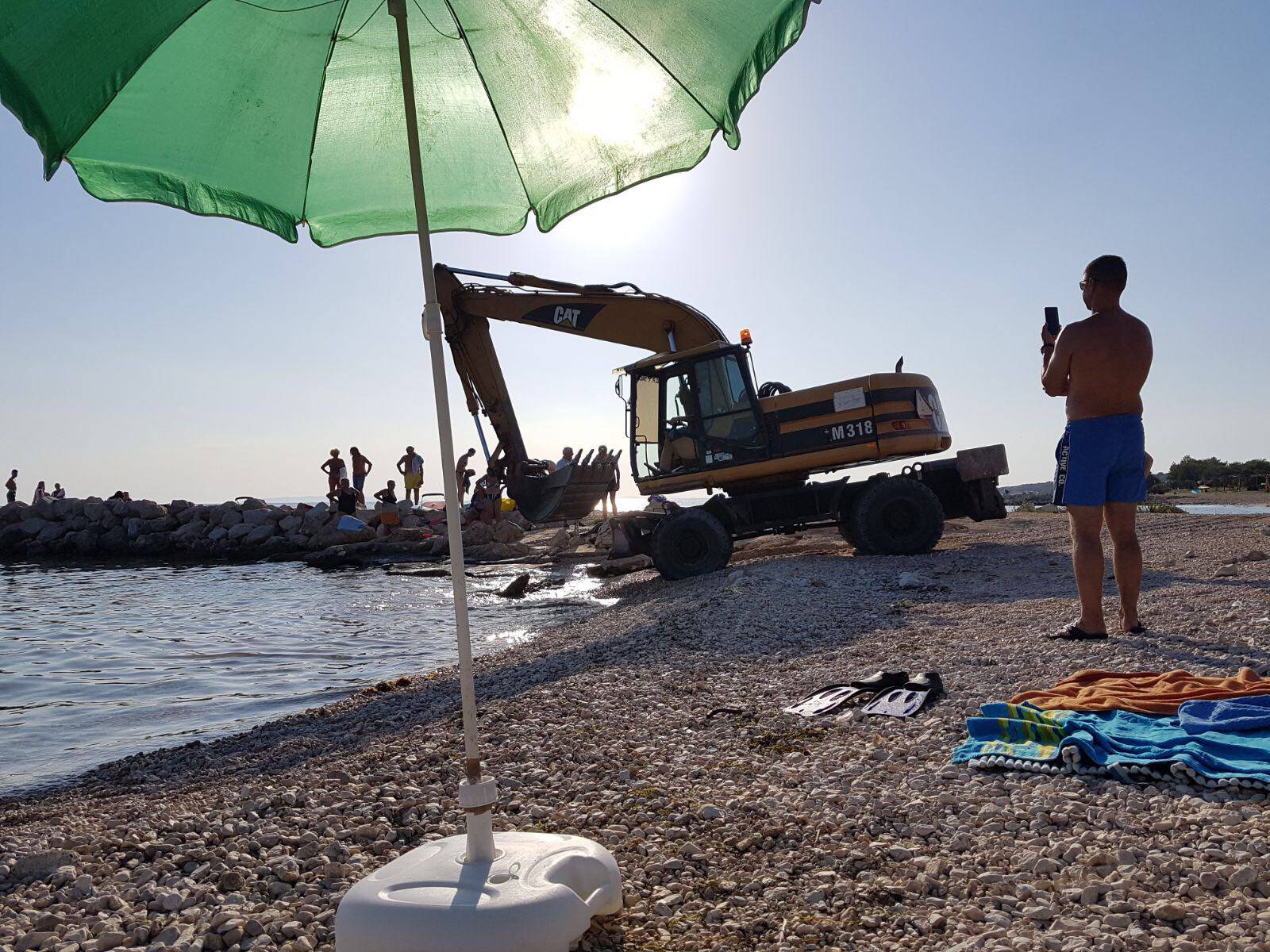 Bager šokirao kupače u Gajcu: 'Možete li pomaknuti ručnike?'