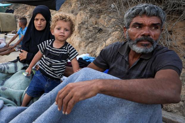 Gaza mother goes into labor while fleeing, loses newborn twins