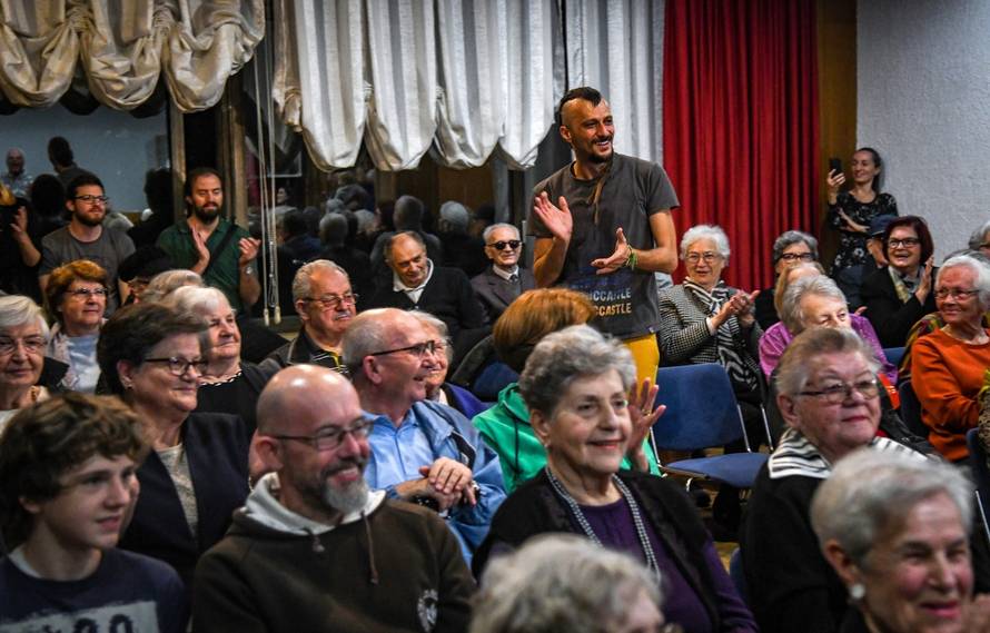 Zagreb: Koncert Dubioze Kolektiv u domu umirovljenika