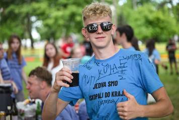 Maturanti na zagrebačkom Bundeku proslavili zadnji dan škole 