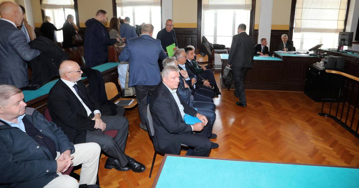 The trial for the Uljanik affair commences in Rijeka as all accused deny feeling guilty.