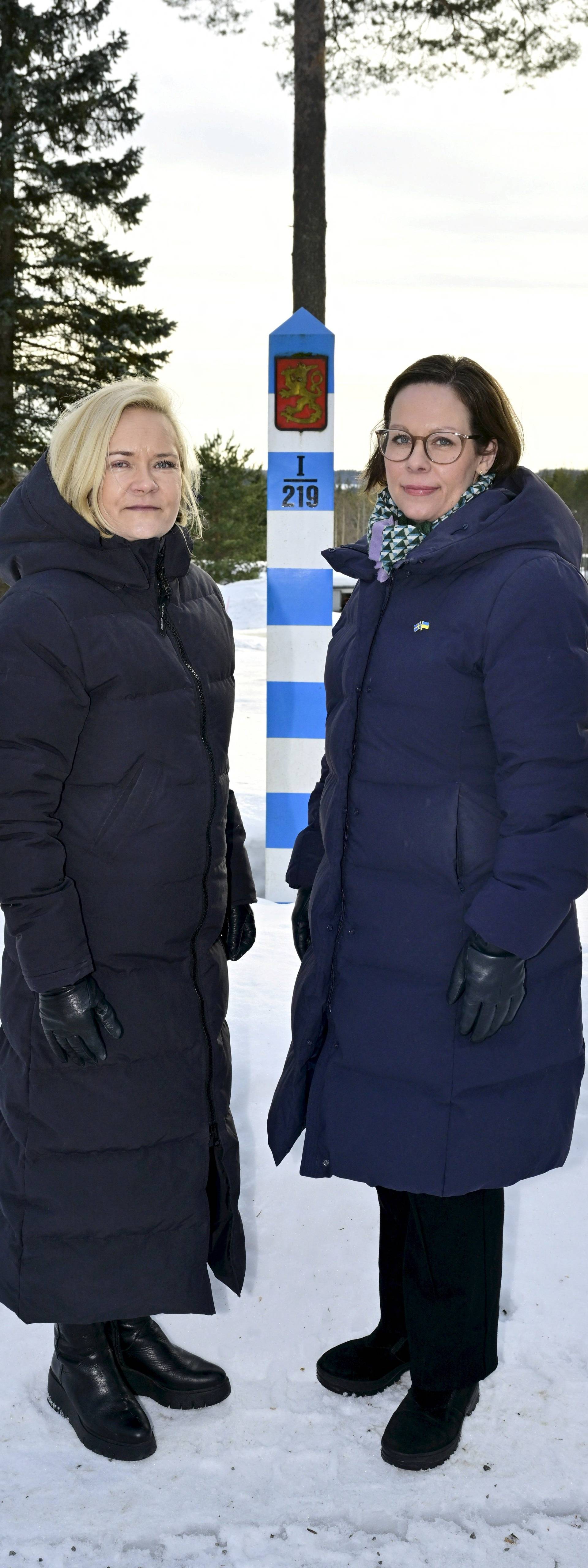 Finnish Interior Minister Mari Rantanen and Swedish Minister for Migration Maria Malmer Stenergard visit the Pelkola border checkpoint in Imatra