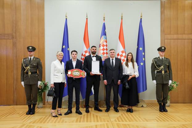 Zagreb: Predsjednik RH Zoran Milanović uručio odlikovanje Red kneza Trpimira s ogrlicom i Danicom Filipu Hrgoviću
