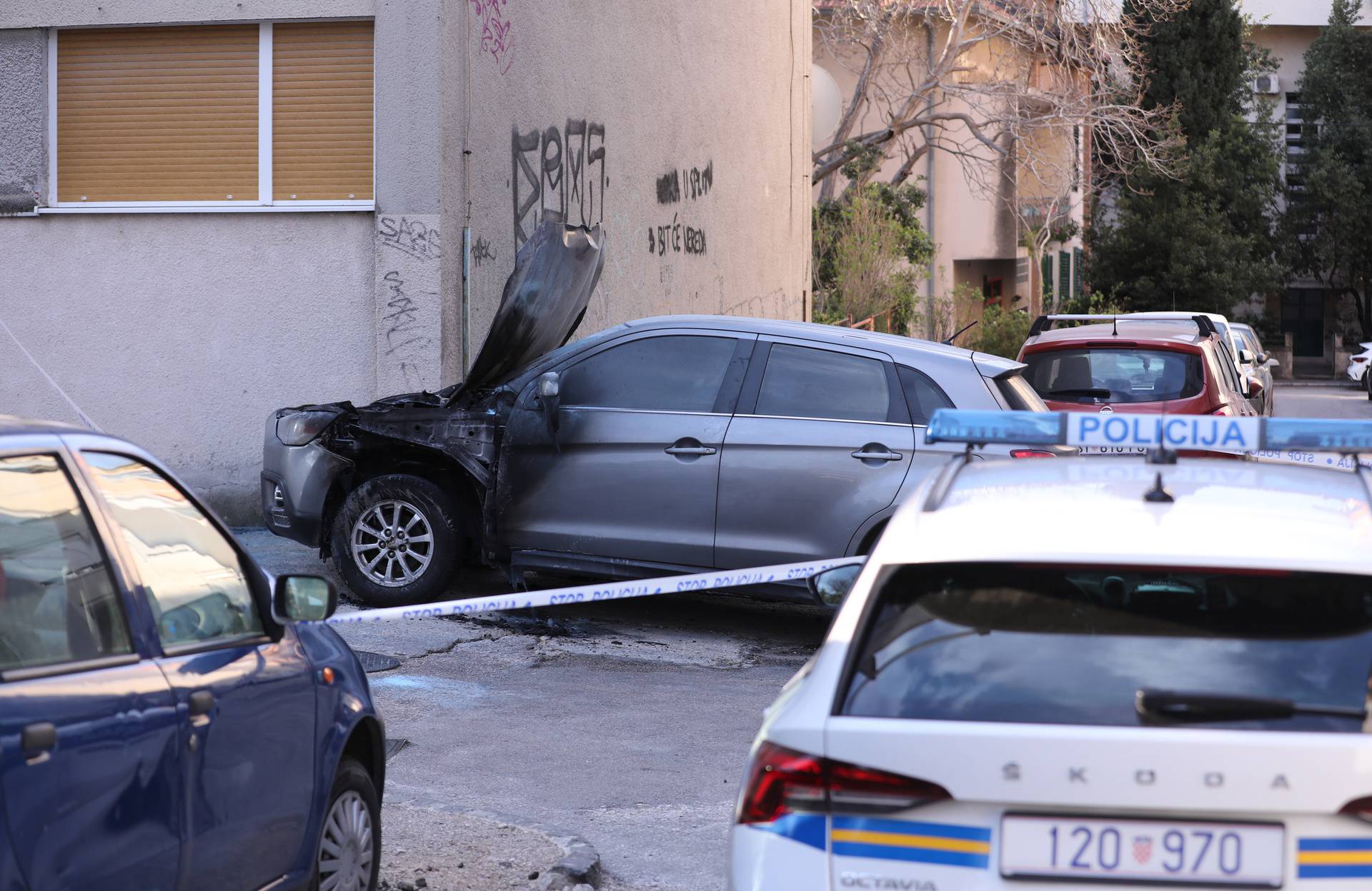 Tijekom noći u Splitu izgorjelo osobno vozilo