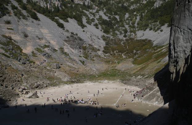 ARHIVA: Utakmica na dnu isušenog Modrog jezera koje danas doseže rekordan vodostaj