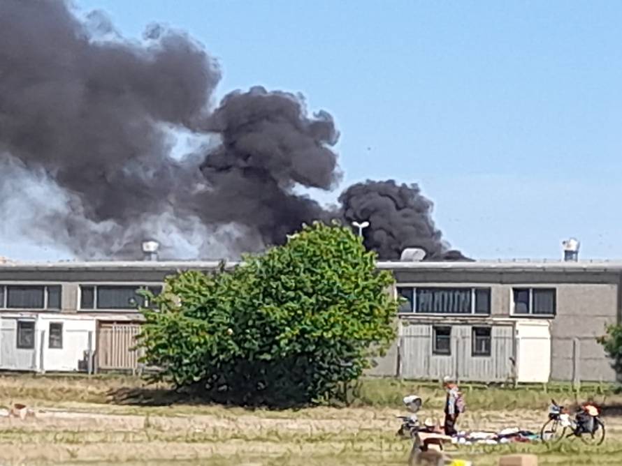 Policija o detaljima požara na Jakuševcu: Još se ne zna uzrok buktinje glomaznog otpada...