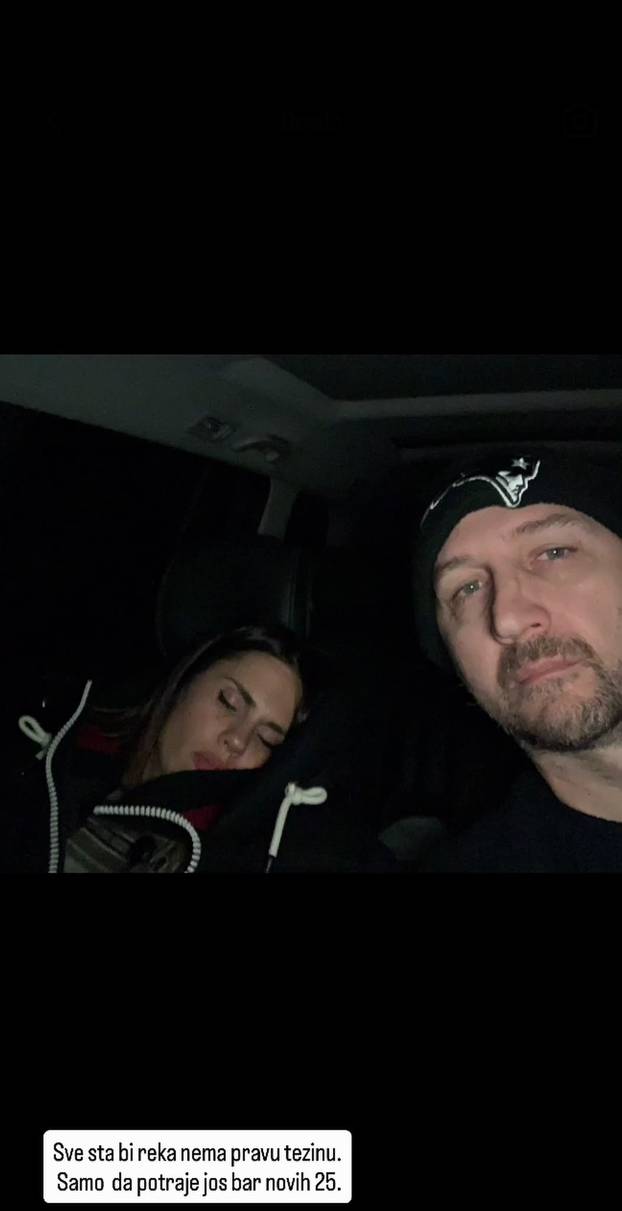 FOTO Viktorija i Dino Rađa imali srebrni pir: 'Još bar novih 25..'