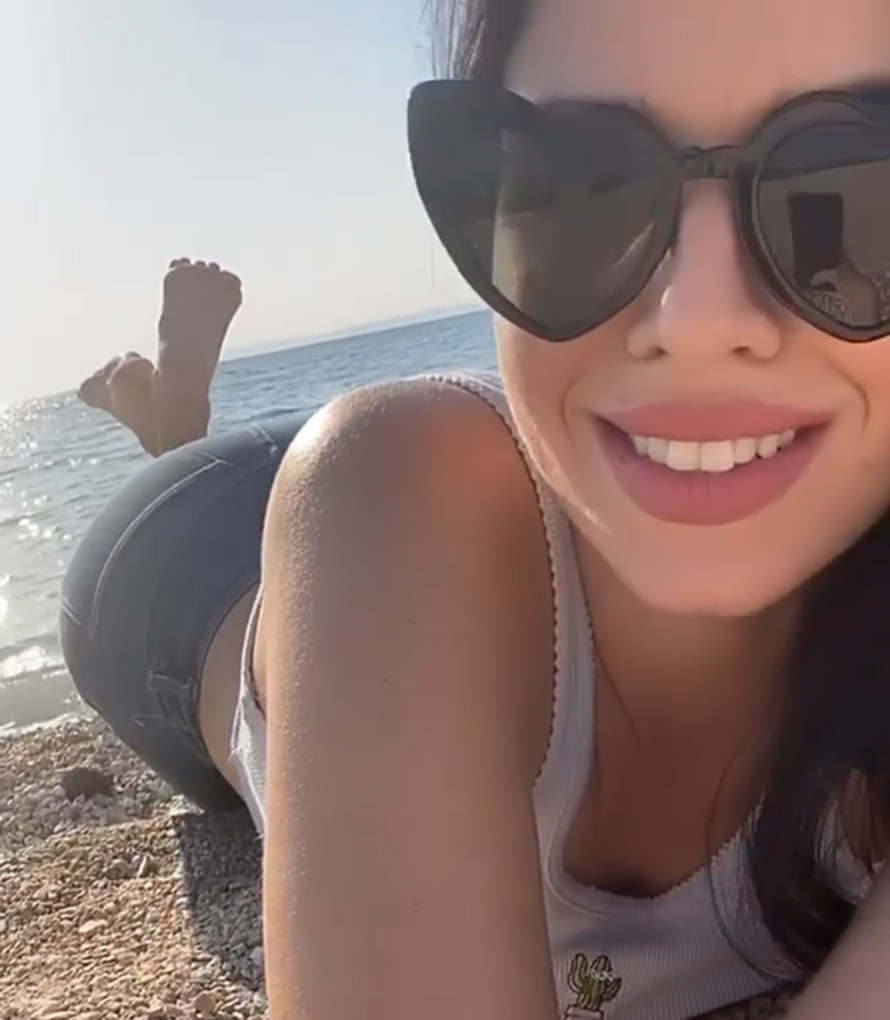 Knoll poput J.Lo: Bujne obline pokazala vrteći se oko šipke...