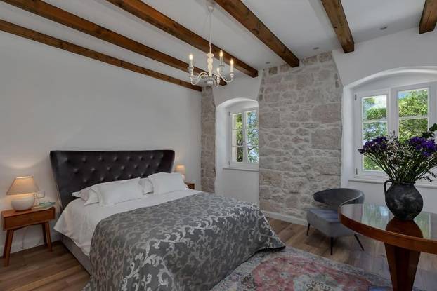 FOTO Kamena kuća stara više od stoljeća kod Makarske danas pruža odmor iz snova