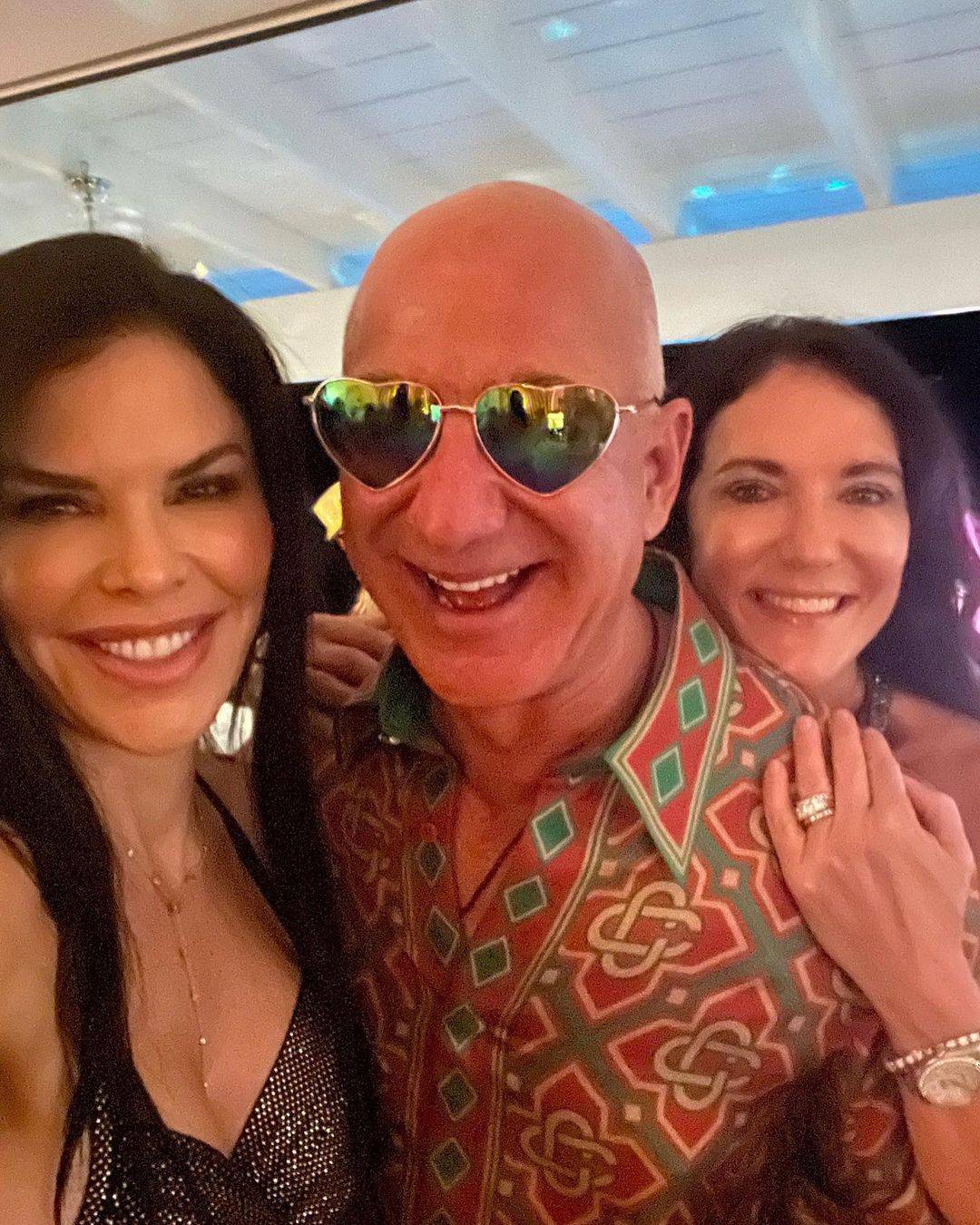 Bezos je plan za Amazon smislio u autu, od supruge se razveo zbog fatalne Lauren Sanchez...