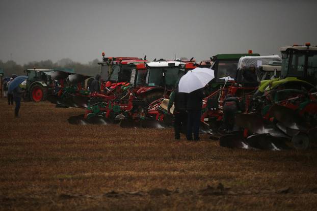 Velika Gorica: Održano jubilarno 20. državno natjecanje u oranju