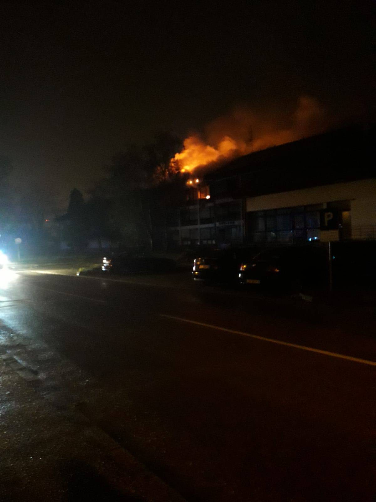 Buknuo požar u napuštenom komunalnom poduzeću u Gorici