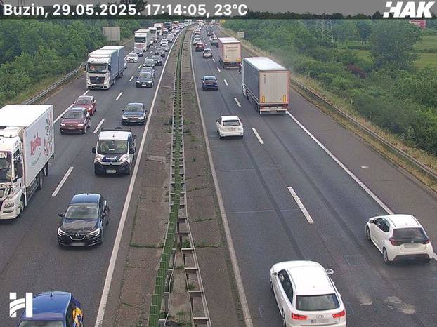 FOTO Kaos na cestama: Kolone prema moru i do 10 kilometara