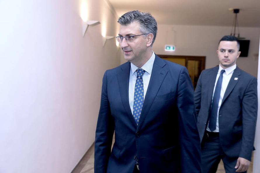 Oporba odbila glasovati: Novi ministri prisegnuli na dužnosti