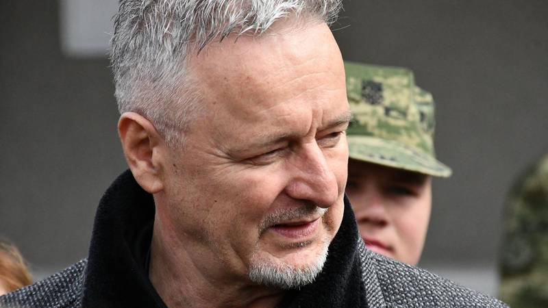 Na Thompsonovom Facebook profilu osvanulo upozorenje fanovima: 'Ne nasjedajte!'