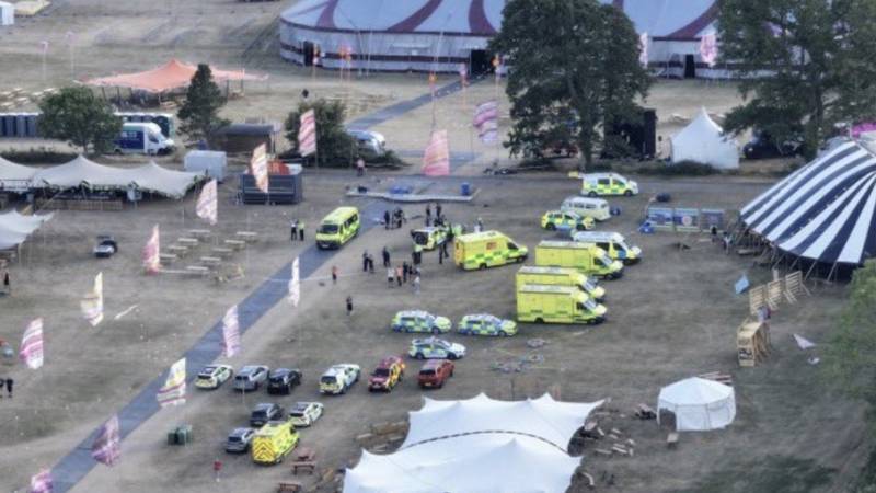 HOROR NA KRŠĆANSKOM FESTIVALU Veliki znak srušio se na ljude, čovjek poginuo