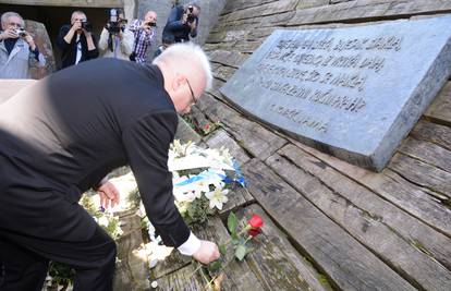 U Jasenovac su stigli Čačić, Josipović, Milorad Pupovac...