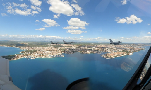 VIDEO Snimke iz kokpita: Hrvatski Rafalei vježbali s francuskima iznad Jadrana