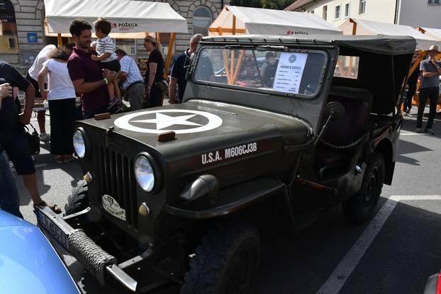 Požega: Čuveni modeli izloženi u sklopu oldtimer manifestacije"Trophy Zlatnom dolinom 2026."