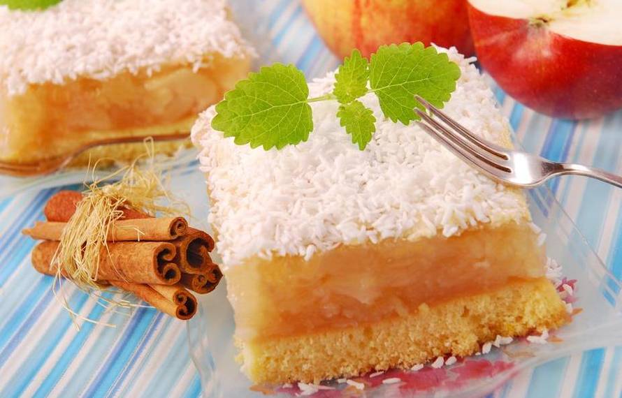 Fini kolač s jabukama: Okusom podsjeća na sretno djetinjstvo
