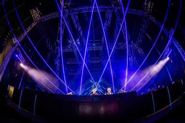 Split - Treca Vecer Ultra Festivala. DJ  Adam Beyer & Mau P